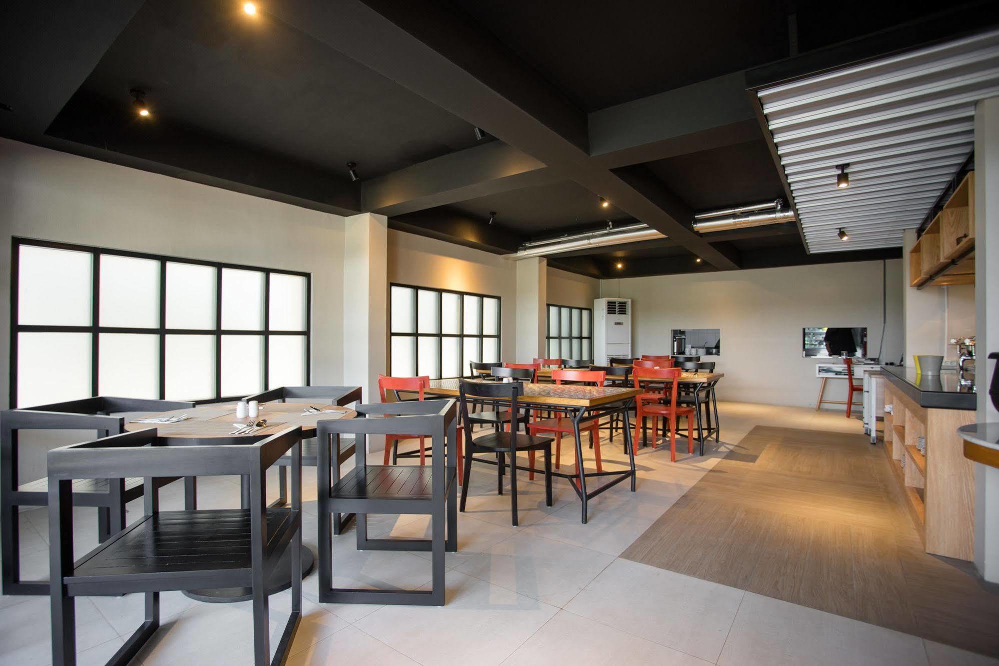 Allstay Ecotel Yogyakarta Maguwo Exterior photo